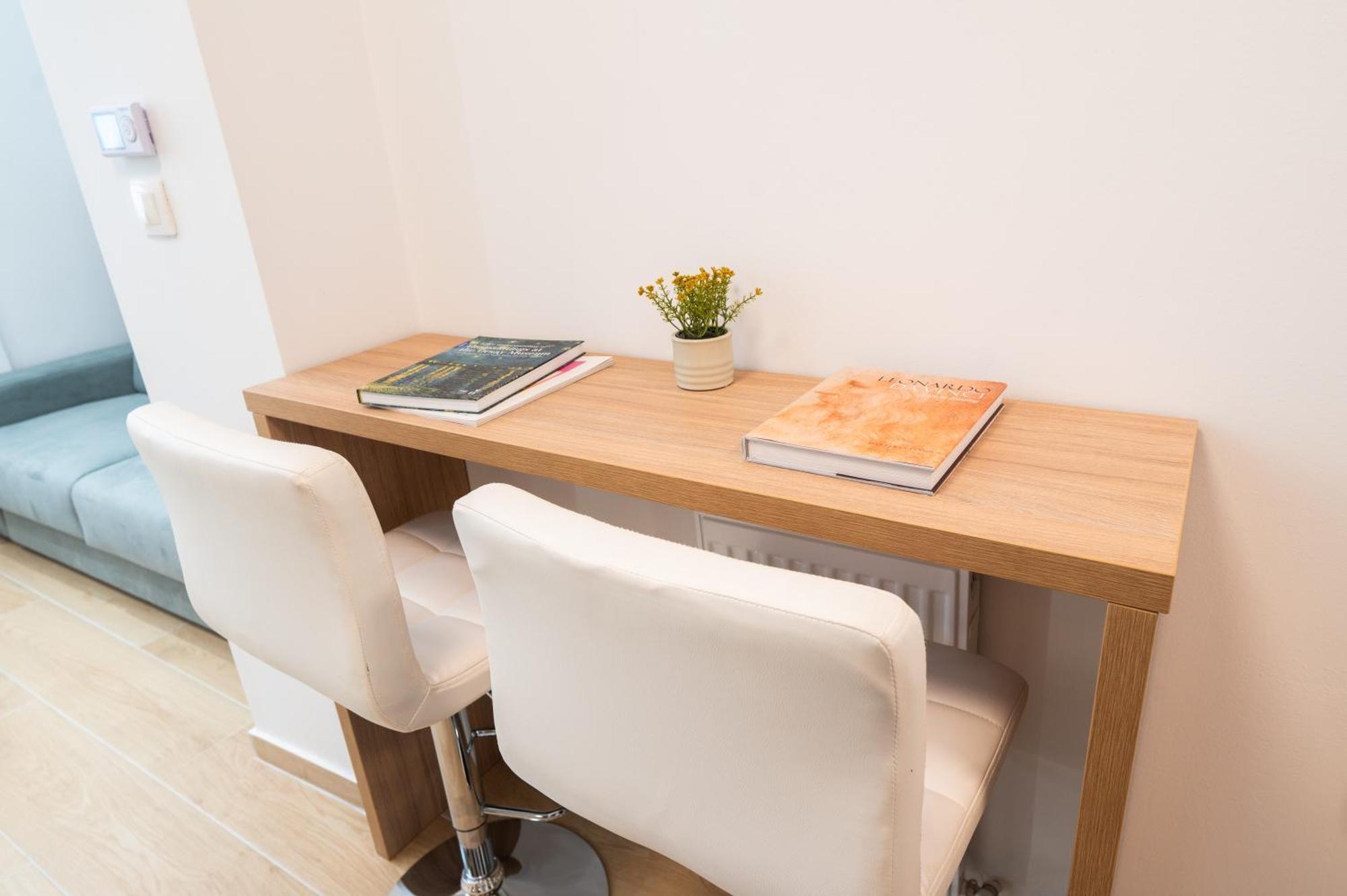 Honey Oak & Cream Patio By Nest Apartment Солун Екстериор снимка