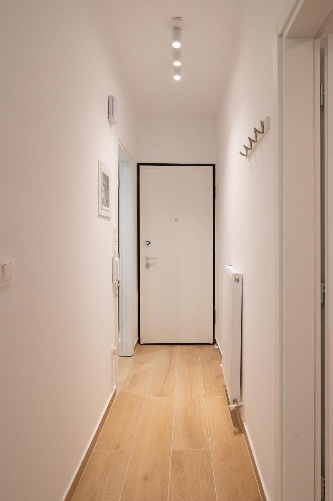 Honey Oak & Cream Patio By Nest Apartment Солун Екстериор снимка