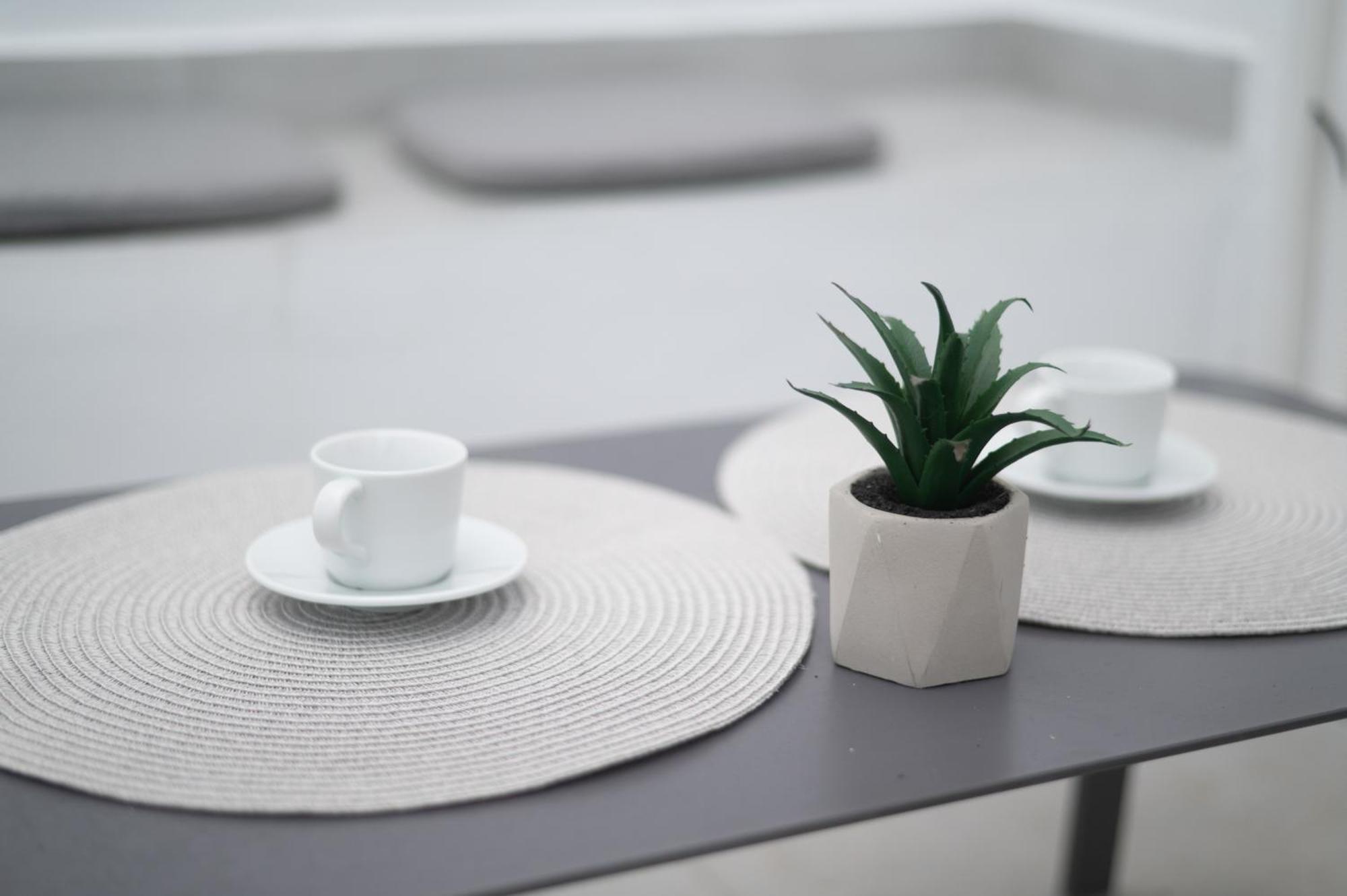 Honey Oak & Cream Patio By Nest Apartment Солун Екстериор снимка