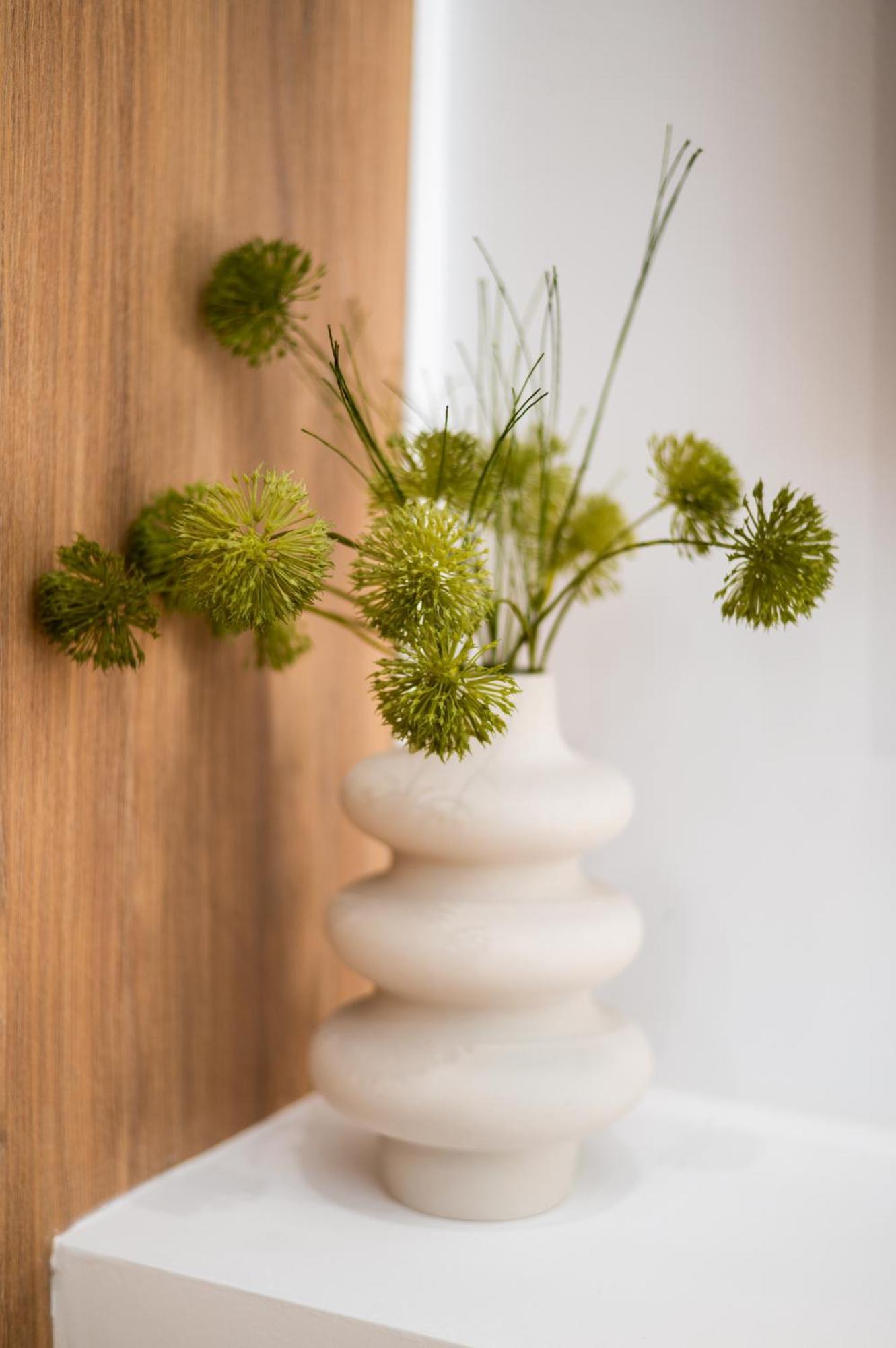 Honey Oak & Cream Patio By Nest Apartment Солун Стая снимка